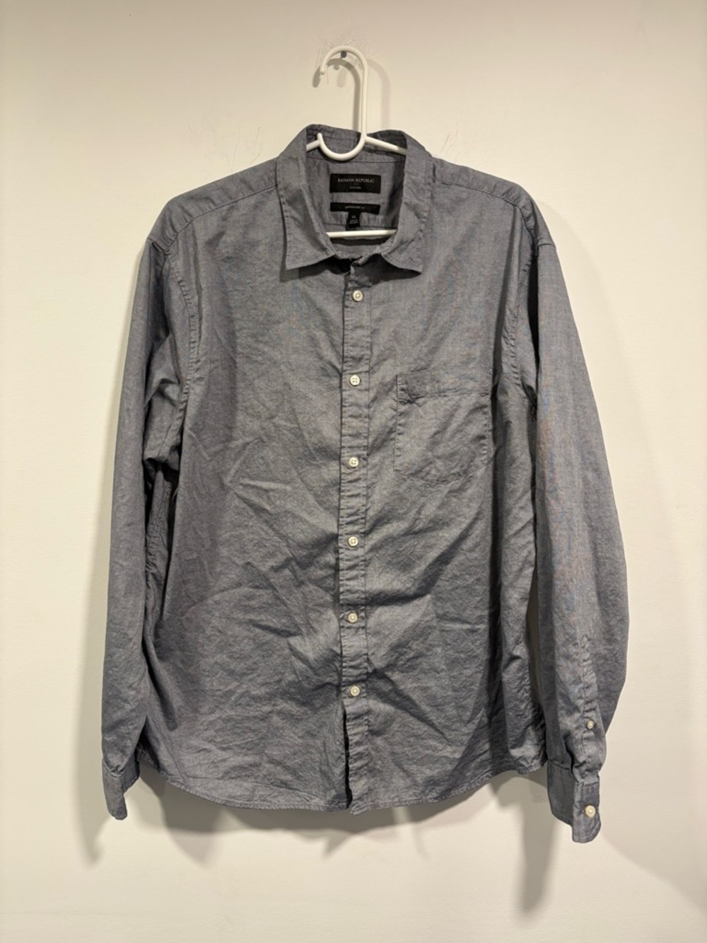 Banana Republic Men's gray Button-Down Shirt - Picture 2 of 8